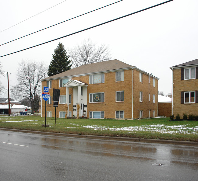 1972 Boardman Poland Rd in Youngstown, OH - Building Photo - Building Photo