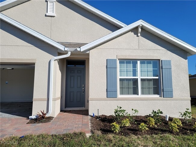334 SW 25th Ave in Cape Coral, FL - Building Photo - Building Photo