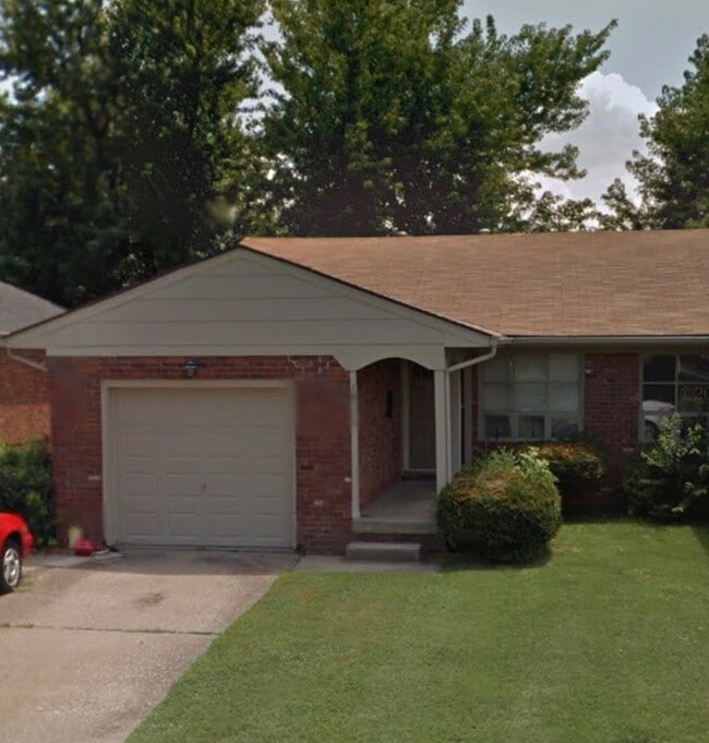 property at 1730-1732 Tamarack Rd