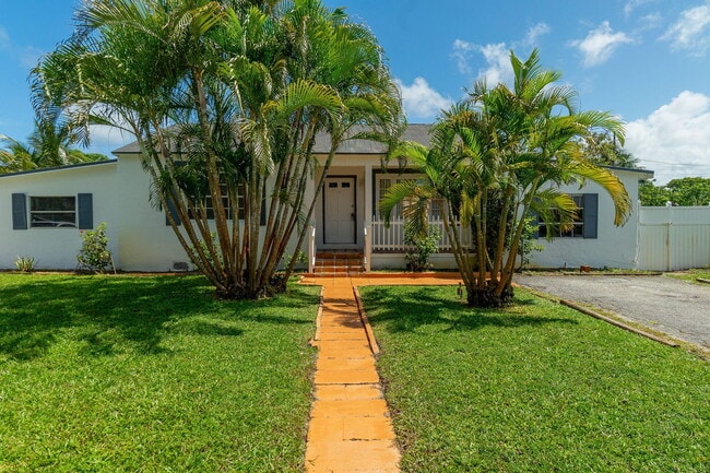518 W Palm St in Lantana, FL - Building Photo - Building Photo
