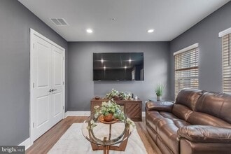 7806 Johnnycake Rd in Woodlawn, MD - Building Photo - Building Photo