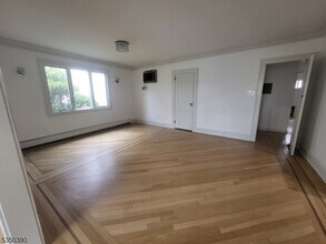 31 Peachtree Rd-Unit -1 in Maplewood, NJ - Building Photo - Building Photo
