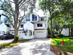 9947 Indian Key Trail in Seminole, FL - Building Photo - Building Photo