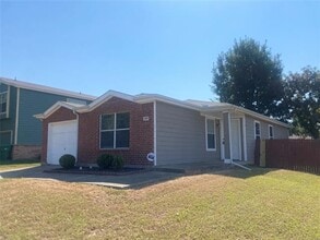 244 Ariel Ln in Wilmer, TX - Building Photo - Building Photo