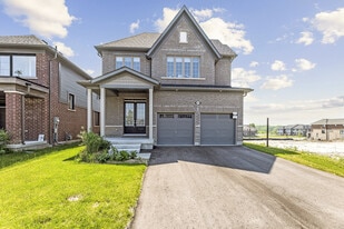 1090 Denton Dr in Cobourg, ON - Building Photo