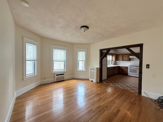 186 Powder House Blvd in Somerville, MA - Building Photo - Building Photo