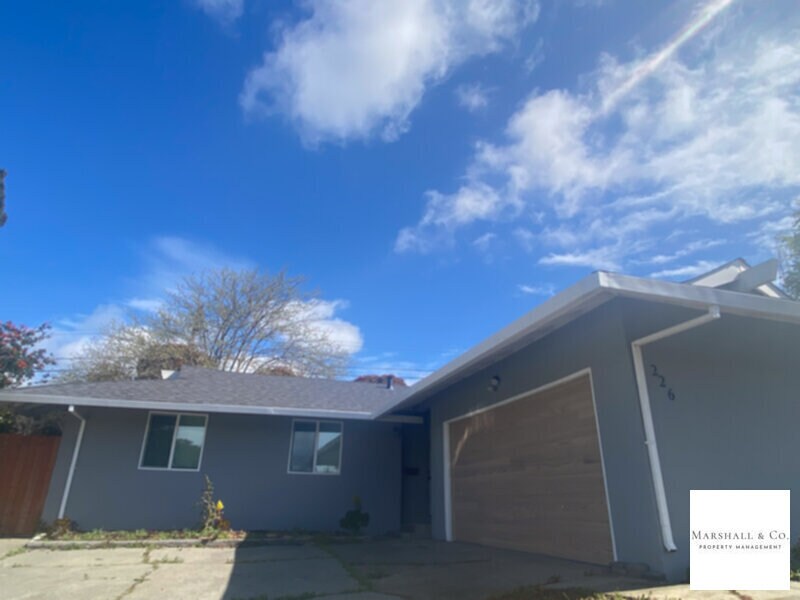 226 Dryden Dr in Vallejo, CA - Building Photo