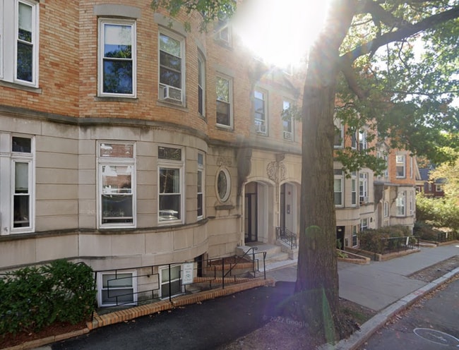 21 Fairbanks St, Unit 23
