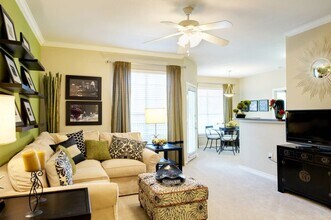 11266 Taylor Draper Ln, Unit 0811 in Austin, TX - Building Photo - Building Photo