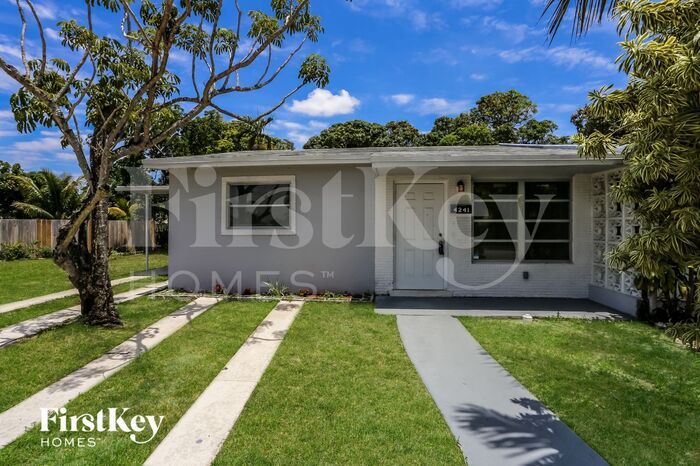 4241 NW 39th Ave in Fort Lauderdale, FL - Building Photo