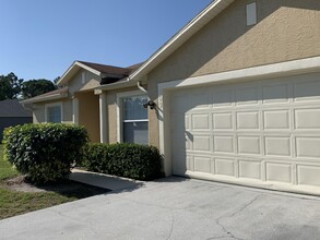 269 SW Ridgecrest Dr in Port St. Lucie, FL - Building Photo - Building Photo