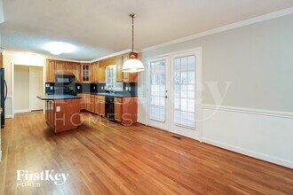 4004 Deerfield St in High Point, NC - Building Photo - Building Photo