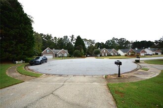124 Morning Glen Ct in Suwanee, GA - Building Photo - Building Photo