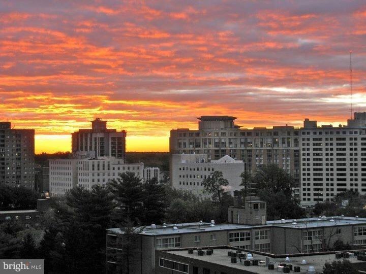 8315 N Brook Ln in Bethesda, MD - Building Photo
