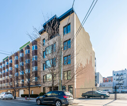 715 Madison St in Hoboken, NJ - Foto de edificio - Building Photo