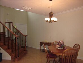 4015 Courtside Way in Tampa, FL - Foto de edificio - Building Photo