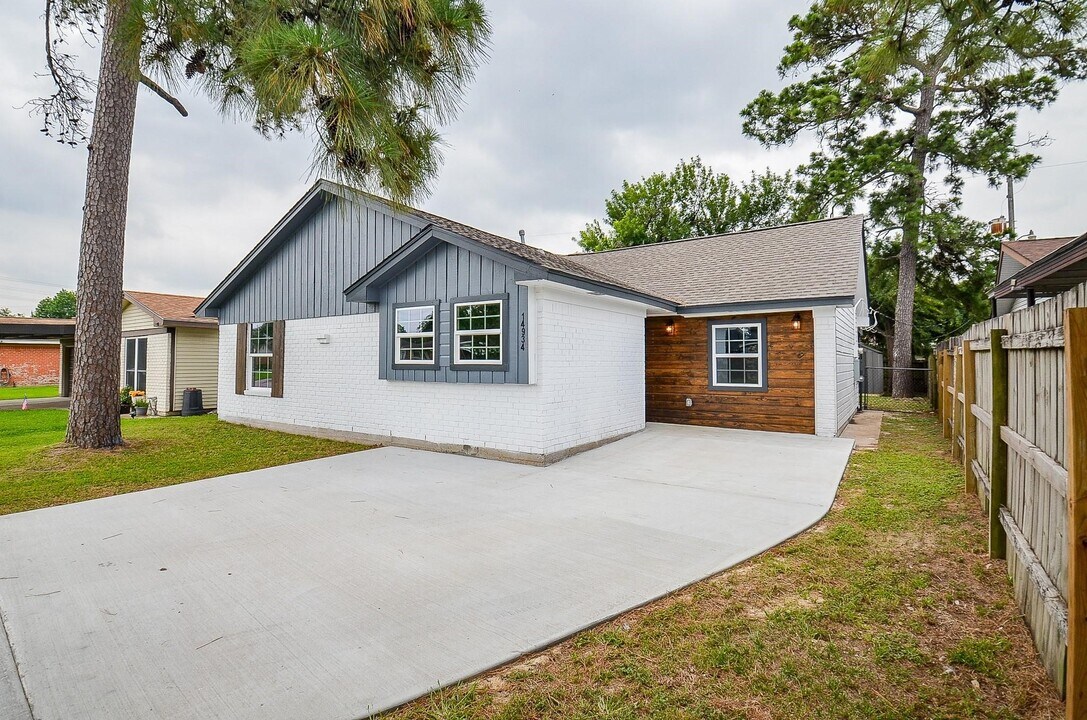14934 Arundel St in Channelview, TX - Building Photo