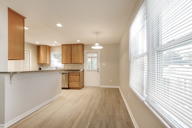 2225 Bow Brk Trl in Matthews, NC - Foto de edificio - Building Photo