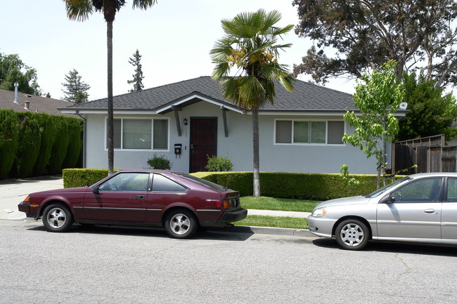 108 Wayne Ct. East in Redwood City, CA - Building Photo - Building Photo