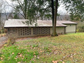 1023 N Runyan Dr in Chattanooga, TN - Building Photo - Building Photo