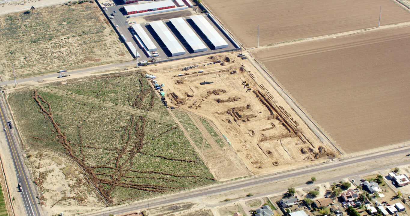 Tavalo Cotton Lane in Litchfield Park, AZ - Foto de edificio