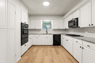 112 Dawn Dr in Robinson, TX - Building Photo - Building Photo