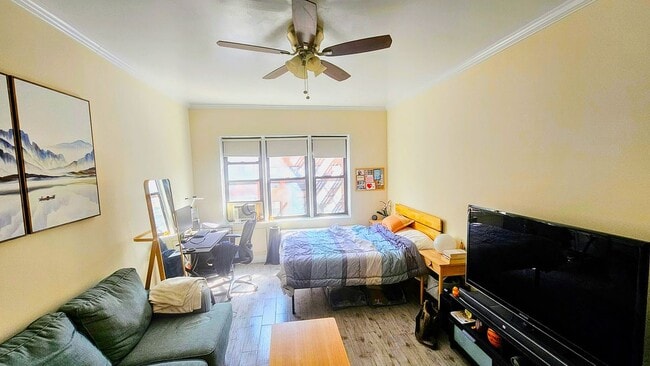 property at 403 E 73rd St