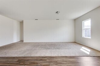 821 Cherry Blossom St in Anna, TX - Foto de edificio - Building Photo