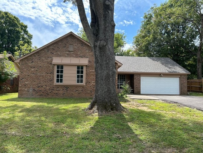 7397 Meadowbrook Dr in Horn Lake, MS - Building Photo - Building Photo