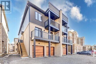 14 Pumpkin Cor Cres in Barrie, ON - Building Photo - Building Photo