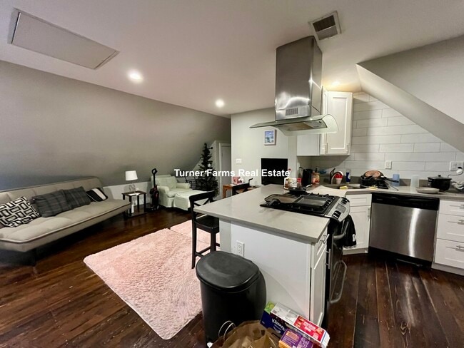 19 Dorset St, Unit 3 in Boston, MA - Building Photo - Building Photo