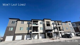 13527 S Hanley Ln in Riverton, UT - Building Photo