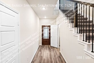 2708 Barkey Spgs in San Antonio, TX - Building Photo - Building Photo