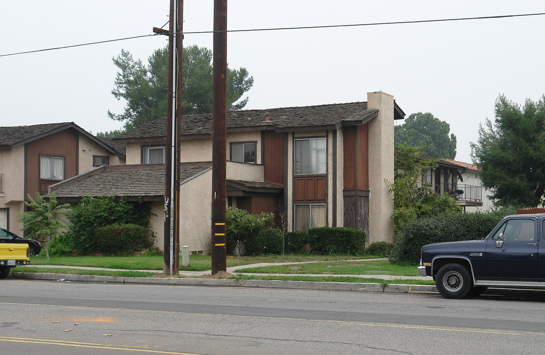 565 S Parker St in Orange, CA - Foto de edificio