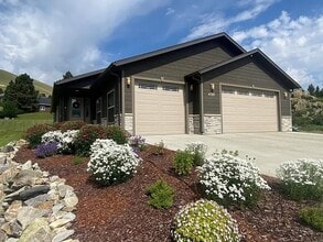 4782 Hot Spgs Rd in Helena, MT - Building Photo - Building Photo