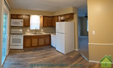 1425 E Haven Ln in Olathe, KS - Building Photo - Building Photo