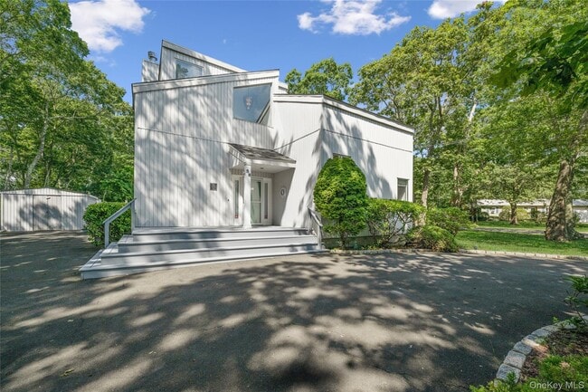 property at 58 Homewood Dr