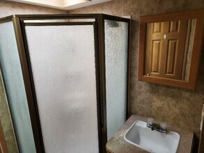 336 Co Rd 90B in Gonzales, TX - Foto de edificio - Building Photo