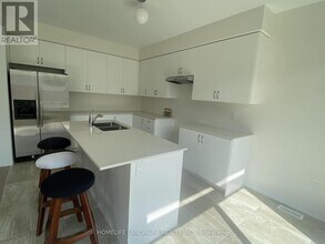 36 Rochester Dr in Barrie, ON - Building Photo - Building Photo