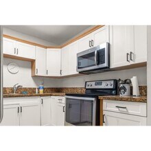 2724 SW 34th Ct in Miami, FL - Foto de edificio - Building Photo