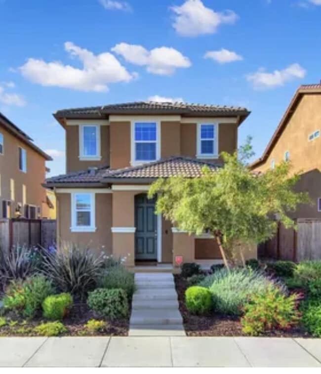 3032 Bowden Square Way in Sacramento, CA - Building Photo - Building Photo