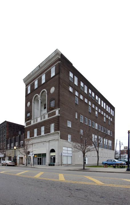 Old Theatre Apartments in Alliance, OH - Building Photo