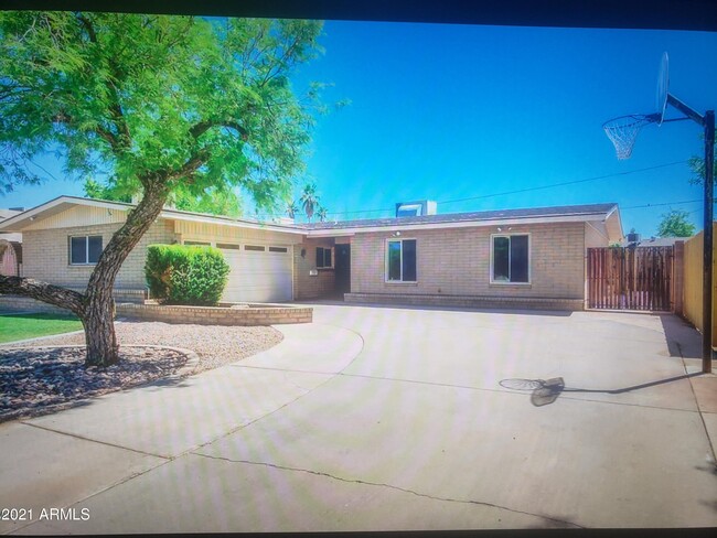 property at 2109 S Stanley Pl