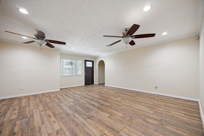 1325 Curtin St in Houston, TX - Building Photo - Building Photo