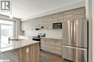 2961 Turner Crescent in London, ON - Building Photo - Building Photo