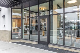 The Warren Apartments in Spokane, WA - Building Photo - Building Photo