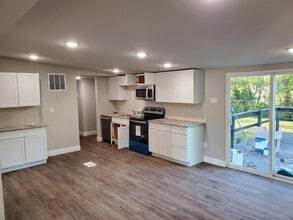 309 W Gentry St in Bells, TX - Foto de edificio - Building Photo