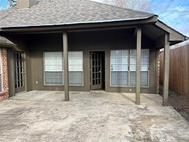 6550 Trammel Dr in Dallas, TX - Building Photo