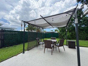 2631 NW 94th Ave in Sunrise, FL - Building Photo - Building Photo