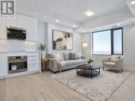 2920 Hwy 7 in Vaughan, ON - Building Photo